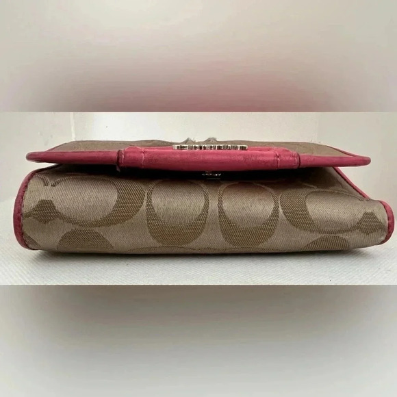 COACH | ladies Signature Jacquard clutch wallet - Picture 4 of 16